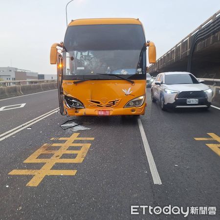 ▲▼台88發生4車追撞。（圖／民眾提供）