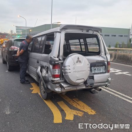 ▲▼台88發生4車追撞。（圖／民眾提供）