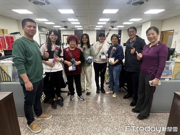 ▲草屯分局歡慶婦女節。（圖／記者高堂堯攝）