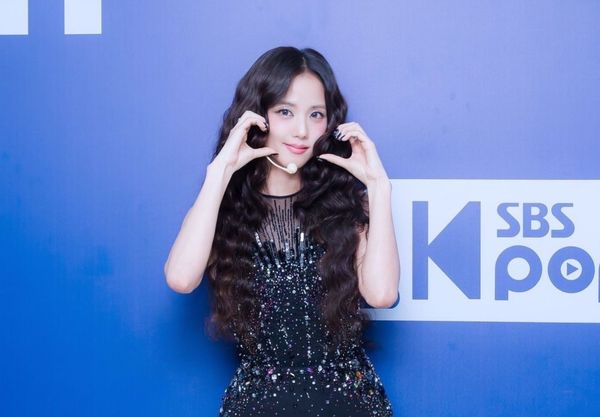 Jisoo將於3月23日，以個人名義第一次來台舉辦「LIGHTS, LOVE, ACTION!」見面會。（翻攝自Jisoo IG）