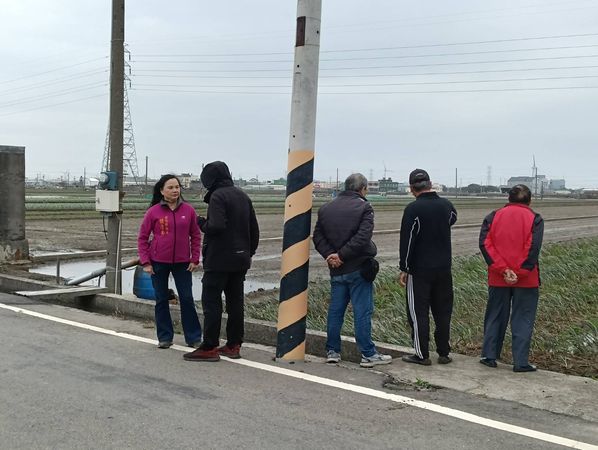 ▲彰化伸港鄉紅蒜進入採收期，警方啟動護蒜專案。（圖／警方提供 賴清美提供）