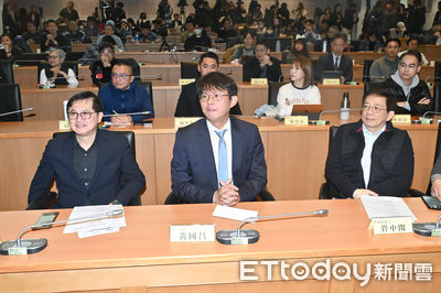 親邀童子賢任重啟核三公投正方代表 黃國昌:他沒猶豫馬上答應