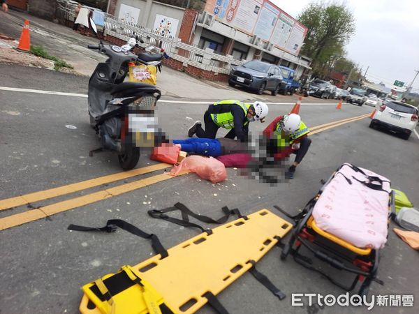 ▲苗栗嚴重車禍，女騎士頭部重創血流一地。（圖／記者楊永盛翻攝，下同）