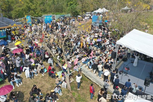 ▲▼   「潮風鈴&bull;野餐音樂市集」登場吸引滿滿人潮     。（圖／嘉義市政府提供）