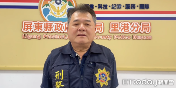 ▲里港警分局偵查隊長陳忠義說明偵辦檳榔攤遭搶經過           。（圖／記者陳崑福翻攝）