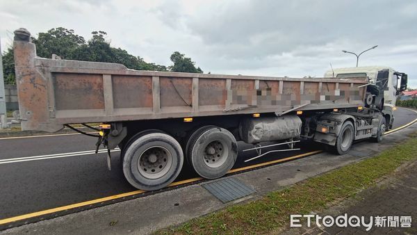 ▲▼             花12線發生死亡車禍，54歲女騎士傷重不治。（圖／記者王兆麟翻攝，下同）