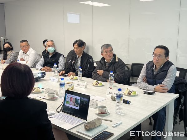 ▲▼   嘉檢綠能平臺聯合訪視小組前往漁電共生案場落實檢警調廉與綠能產業聯繫交流    。（圖／嘉義地檢署提供）