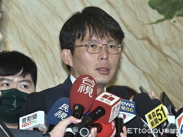 ▲▼黃國昌出席民眾黨「台灣AI產業與能源政策的挑戰與展望」論壇。（圖／記者李毓康攝）