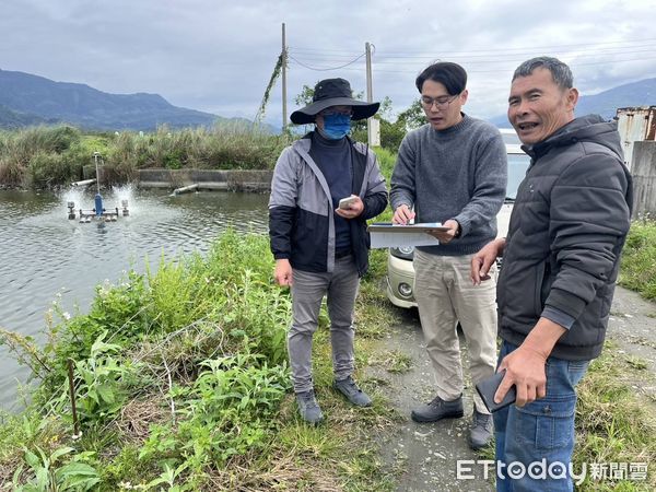▲農業處會同相關單位勘查，初估養殖魚塭中吳郭魚受害面積達3.997公頃，死亡率達20%。（圖／花蓮縣政府提供）