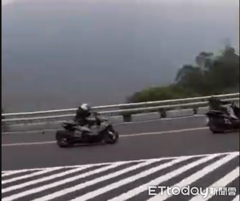 ▲台24線約28.5公里機車自撞事故             。（圖／翻拍民眾提供畫面）