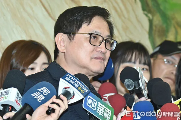 ▲▼和碩科技董事長童子賢出席民眾黨「台灣AI產業與能源政策的挑戰與展望」論壇。（圖／記者李毓康攝）