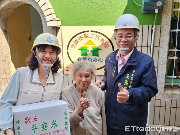 ▲台南市政府勞工局「做工行善團」志工9日兵分五路，幫助弱勢、地震戶打造安心住所。（圖／記者林東良翻攝，下同）