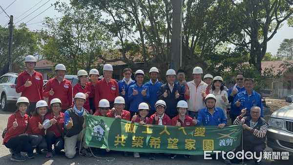 ▲台南市政府勞工局「做工行善團」志工9日兵分五路，幫助弱勢、地震戶打造安心住所。（圖／記者林東良翻攝，下同）