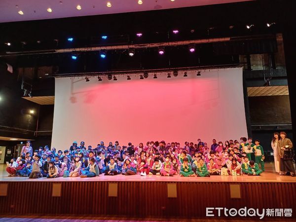 ▲▼   嘉義管樂之都 用文化紮根 校外文化體驗-藝術開門之旅帶領學生深度體驗文化之美 。（圖／嘉義市文化局提供）