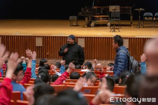 ▲▼   嘉義管樂之都 用文化紮根 校外文化體驗-藝術開門之旅帶領學生深度體驗文化之美 。（圖／嘉義市文化局提供）