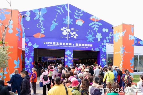 ▲「2025亞太蘭花會議暨台灣國際蘭展」開園首日適逢國際婦女節，邀請女性朋友免費入園參觀，入園人次逼近4萬5千人，是去年首日1萬3千餘人的3倍之多。（圖／記者林東良翻攝，下同）
