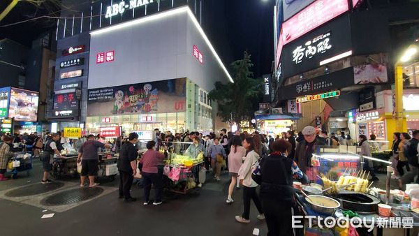 ▲萬華區發生街頭糾紛，3名青少年遭砍傷送醫。（圖／黃彥傑攝）