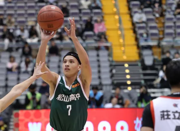 ▲松山劉程恩在冠軍賽飆出24分大三元領軍奪冠，勇奪本屆MVP殊榮。（圖／高中體總提供）