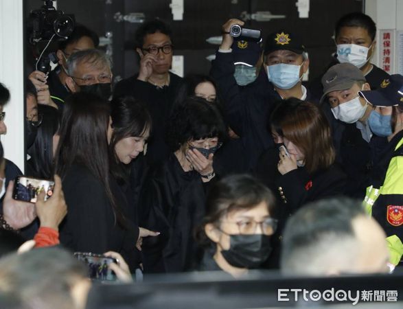 ▲▼陳佩琪痛哭。（圖／記者湯興漢攝）