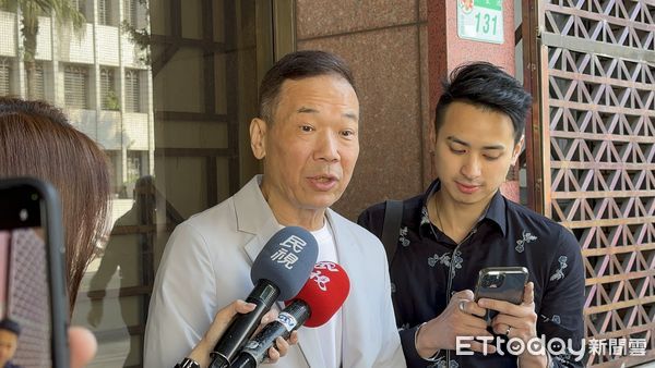 ▲▼ 鍾小平告發卓榮泰、郭智輝外患、瀆職。（圖／記者劉昌松攝）