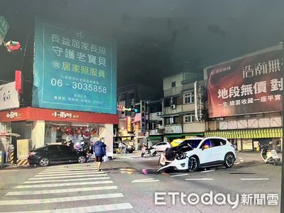 台南北區2小客車碰撞　雙方駕駛受傷送醫