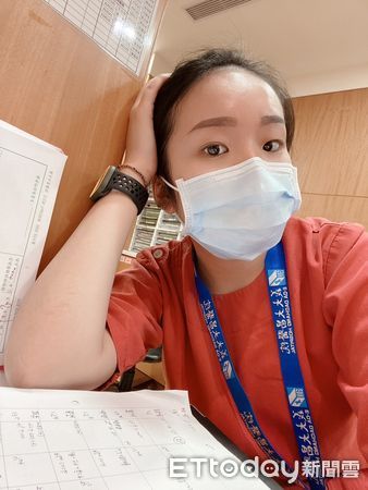 ▲▼最美天使找到了！護理師「雙膝跪黑青」曝搶命過程：一定要救他。（圖／記者吳世龍攝）