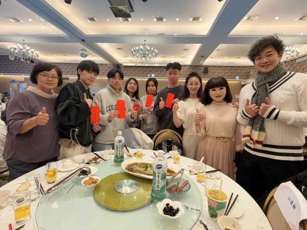 ▲八點檔明星南下嘉義做公益。（圖／民視提供）