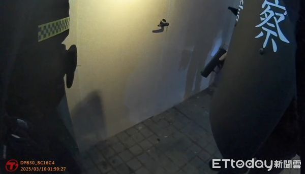 ▲▼毒趴攻堅。（圖／記者許權毅翻攝）
