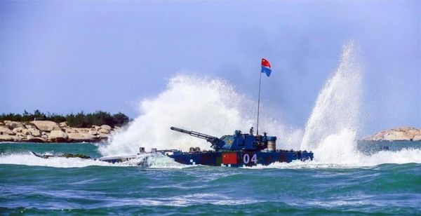 ▲▼共軍新一代兩棲突擊車曝光。（圖／翻攝自騰訊網）
