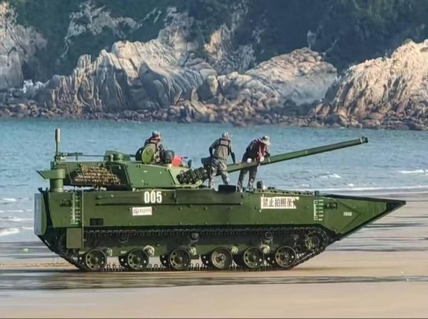 ▲▼共軍新一代兩棲突擊車曝光。（圖／翻攝自騰訊網）