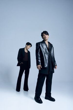 ▲韋禮安合作越南影帝連炳。（圖／索尼音樂提供）