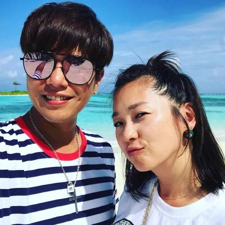 ▲▼六月、李易悄放閃感情回溫。（圖／翻攝自臉書）