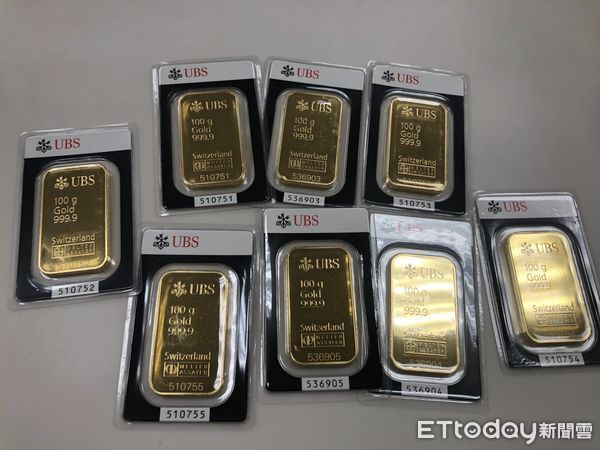 ▲女子誤信詐騙集團投資股票話術，險遭詐騙面交價值250萬元的黃金。（圖／記者高堂堯翻攝，下同）