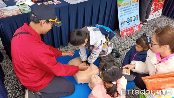 ▲基隆消防局聯手慈濟 學童挑戰防災PK賽。（圖／記者郭世賢翻攝）