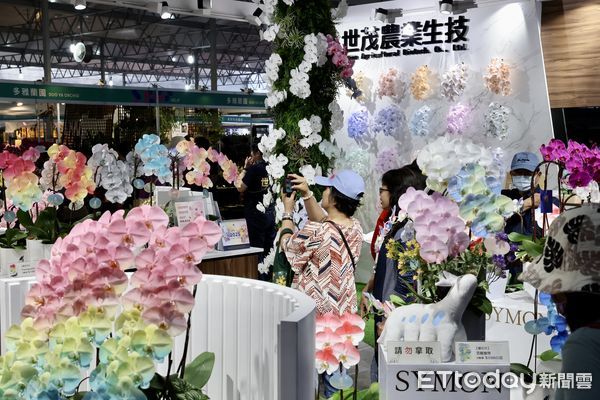 ▲「2025亞太蘭花會議」日前在台南後壁區的農業部農業科技園區管理中心蘭花園區展開為期3天的會議，10日下午會議圓滿閉幕。（圖／記者林東良翻攝，下同）