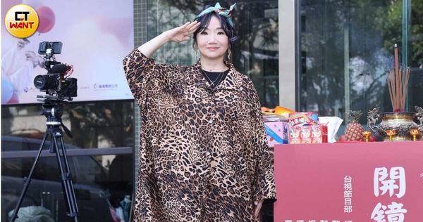 娛樂報報／李李仁快閃咖啡廳為陶晶瑩獻驚喜　「安吉爸」急奔2樓疑忙「這事」