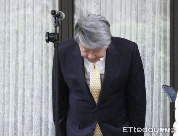 ▲▼郭智輝 再次為失言 鞠躬道歉  聯訪 立法院。（圖／記者屠惠剛攝）