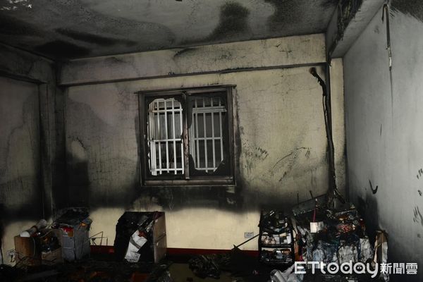 ▲▼台中大里民宅火警。（圖／記者許權毅翻攝）