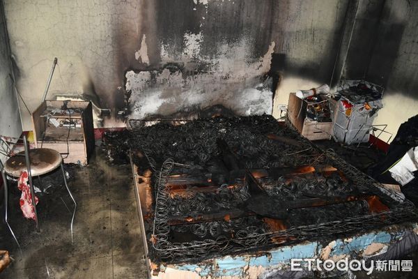 ▲▼台中大里民宅火警。（圖／記者許權毅翻攝）