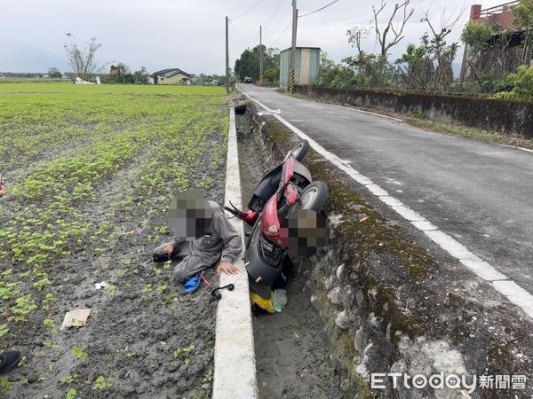 ▲▼ 花蓮縣鳳林鎮昨(10)日下午發生一起自摔死亡車禍 。（圖／民眾提供）