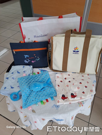 ▲▼新生兒祝福禮內含帆布育兒包、開襟包屁衣、紗布巾、安撫巾、尿布墊等多項實用好物。（圖／花蓮縣政府提供，下同）