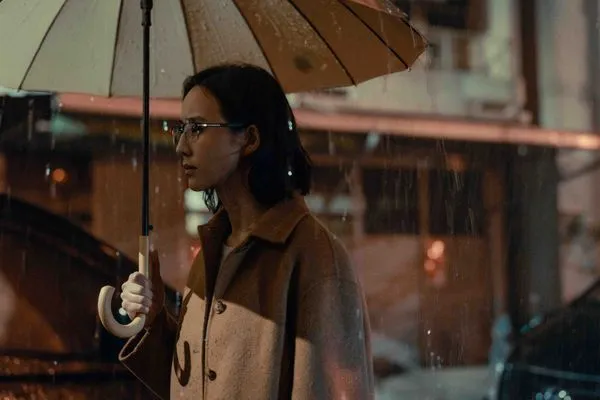 ▲《The Outlaw Doctor 化外之醫》播出後，連炳發圈粉無數被讚「像陳傑憲」。（圖／公視、中華電信、瀚草文創提供）