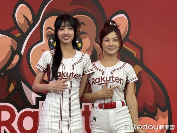 ▲▼     樂天桃猿 新球衣發表  、女孩也有新戰袍    。（圖／記者王真魚攝）