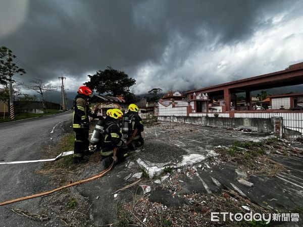 ▲▼清明時節，消防局全體警戒，防範因燃燒冥紙引發火災。（圖／消防局提供，下同）