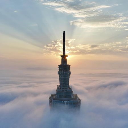 ▲漫步在雲端-台北101雲海空拍。（圖／沈張鴻授權引用）