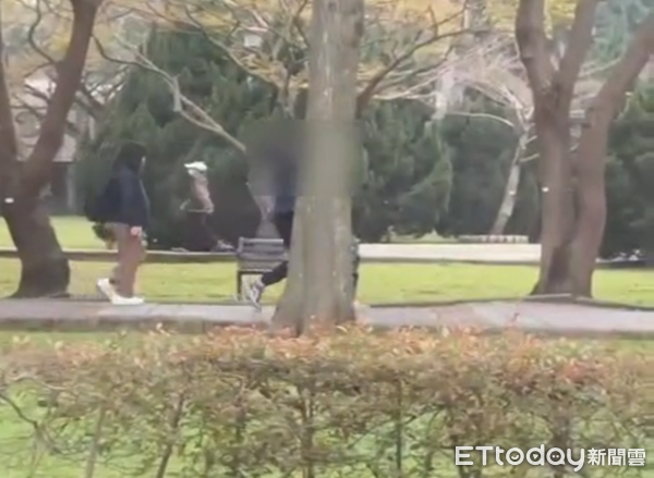 ▲便衣員警跟監被害人及車手。（圖／桃園警分局提供）