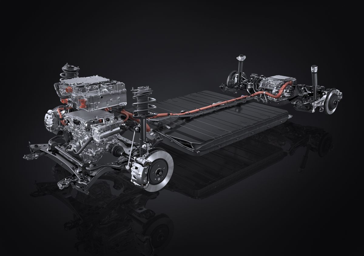 ▲歐洲發表LEXUS RZ電動休旅小改款，全新500e、550e兩款動力登場。（圖／翻攝自LEXUS）