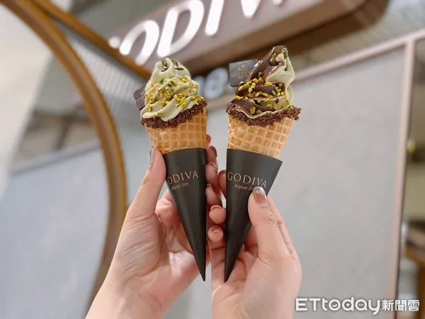 ▲▼GODIVA開賣「開心果巧克力霜淇淋」。（圖／記者蕭筠攝）