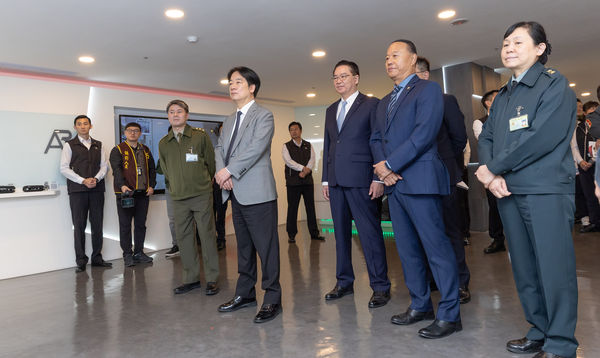 ▲▼總統賴清德親訪軍聞社、青年日報。（圖／總統府提供）