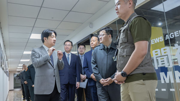 ▲▼總統賴清德親訪軍聞社、青年日報。（圖／總統府提供）
